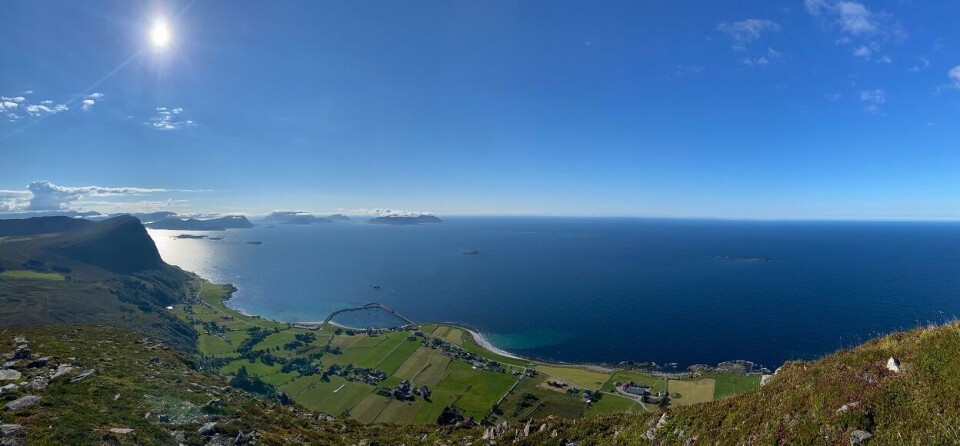 Nyt sommerkveldene på Roppesanden, og ta turen til Sunnmørsfjellet og Hjørundfjorden
