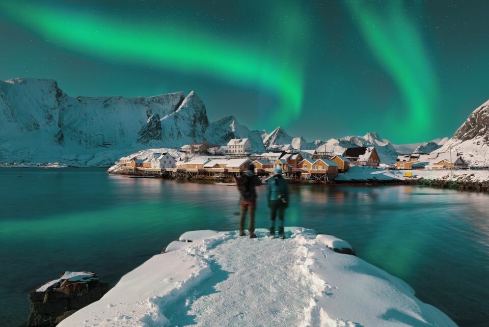 Nordlys over Sakrisøy, Lofoten