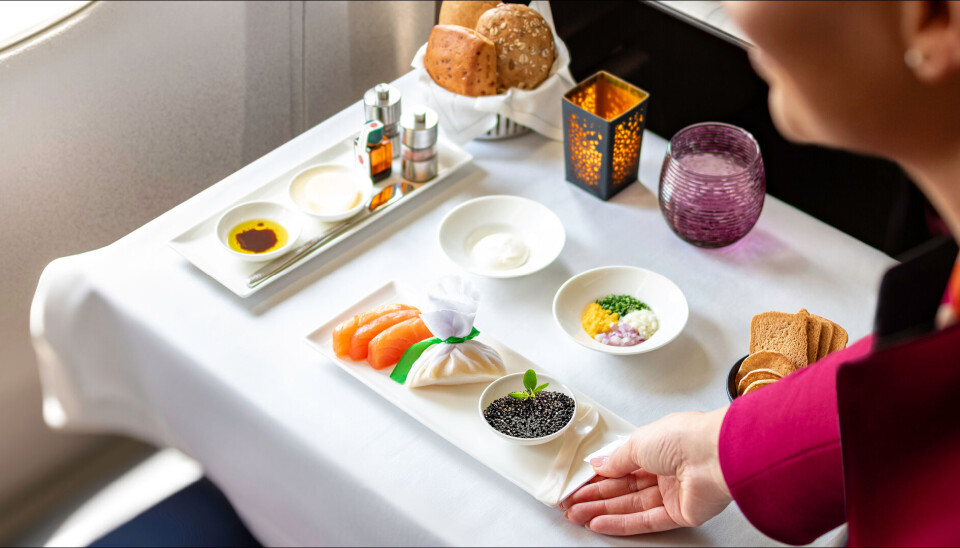Qatar Airways kommer nå med ytterligere forbedringer av sin business class-service og introduserer kaviar på menyen.