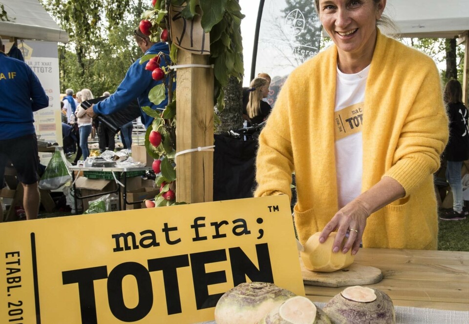 Matfestivalen «Helt på jordet» på Lena i Østre Toten er så absolutt ikke på jordet. Heller en hyllest til lokale matprodusenter – og så absolutt verdt et besøk, mener arrangørene.