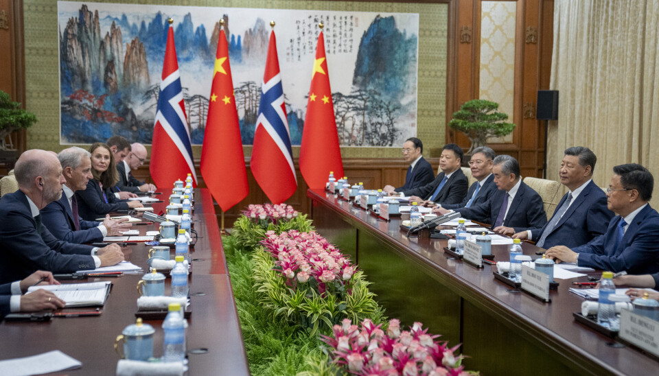 Statsminister Jonas Gahr Støre (Ap, andre f.v.) skal ha fått beskjeden under møtet med Kinas president Xi Jinping (andre f.h.)