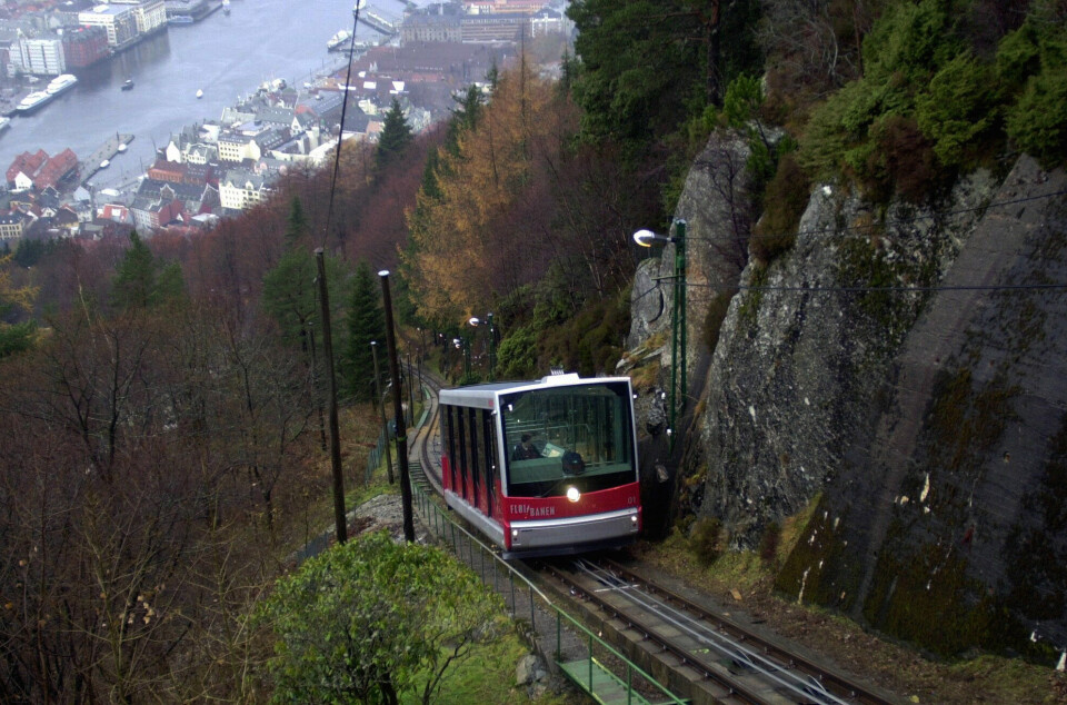 Fløibanen i Bergen har stor vekst i besøkstall og inntekter. Kommunen kan glede seg over millionutbytte fordi turistene strømmer til. Fløibanen i Bergen har stor vekst i besøkstall og inntekter. Kommunen kan glede seg over millionutbytte fordi turistene strømmer til.