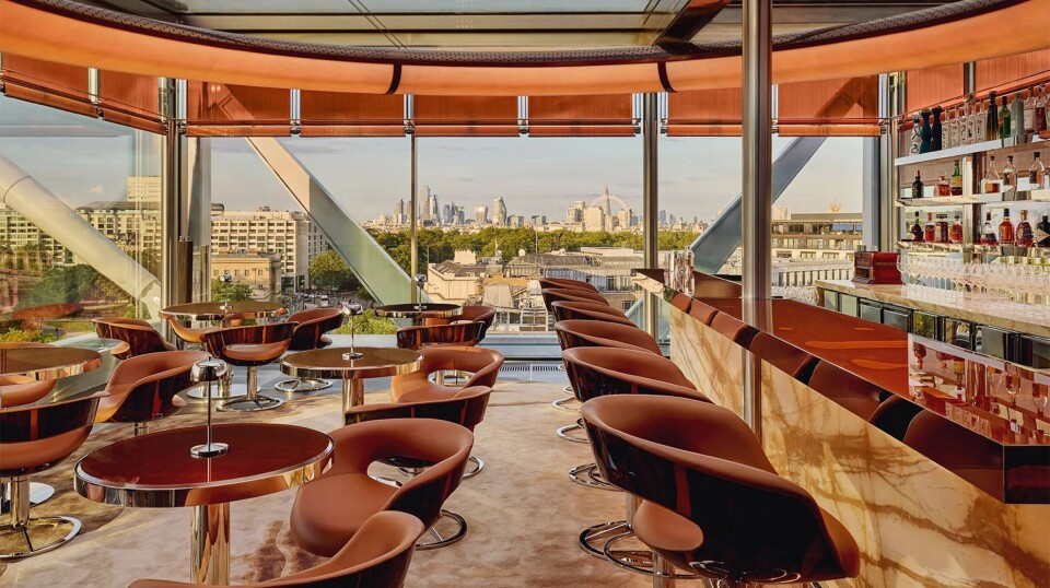 Fra The Emory Rooftop Bar er det flott utsikt mot byen og Hyde Park.