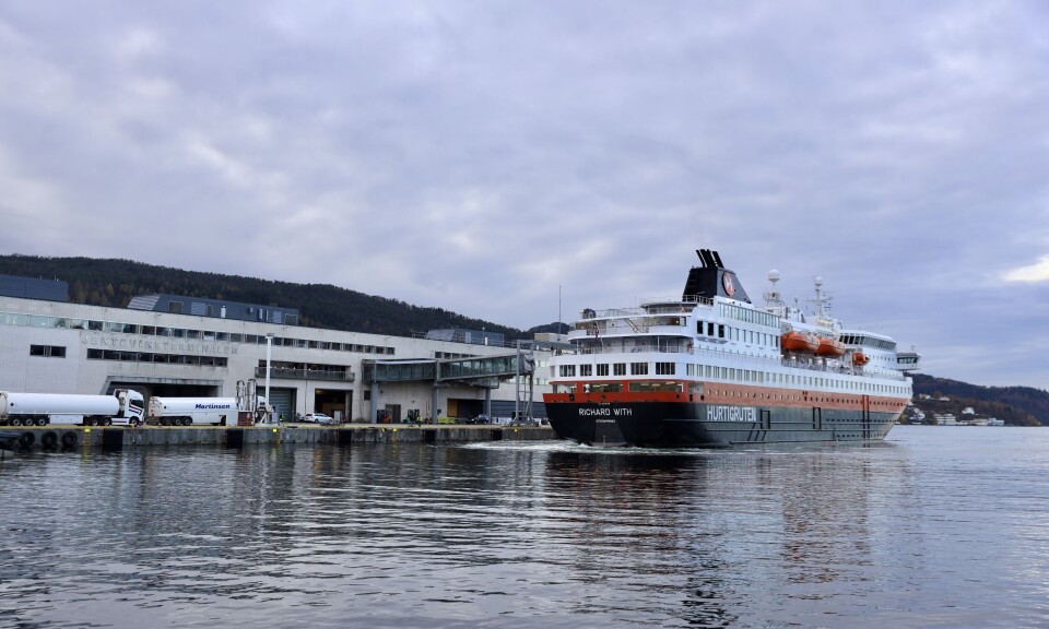 Hurtigruten er i gang med første seiling på rent biodrivstoff